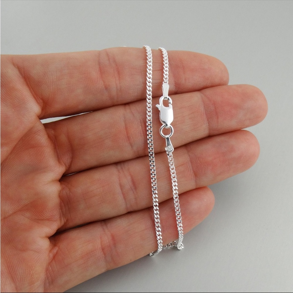 925 Sterling Silver 1.8MM CURB Chain Necklace Italian
Italy - 16"